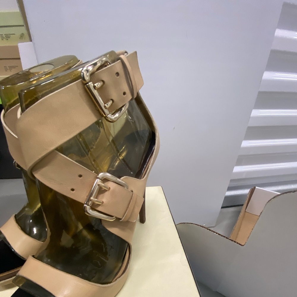 Report Signature ziaka heel natural